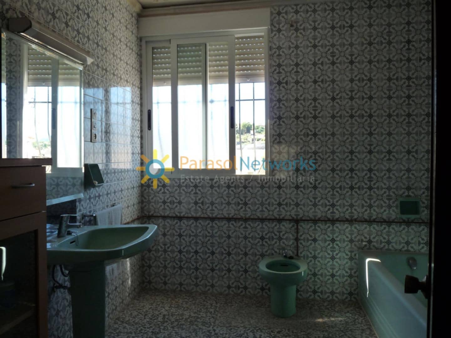 6 bedroom Business for sale in La Font d'En Carros - € 200,000 (Ref: 9490937)