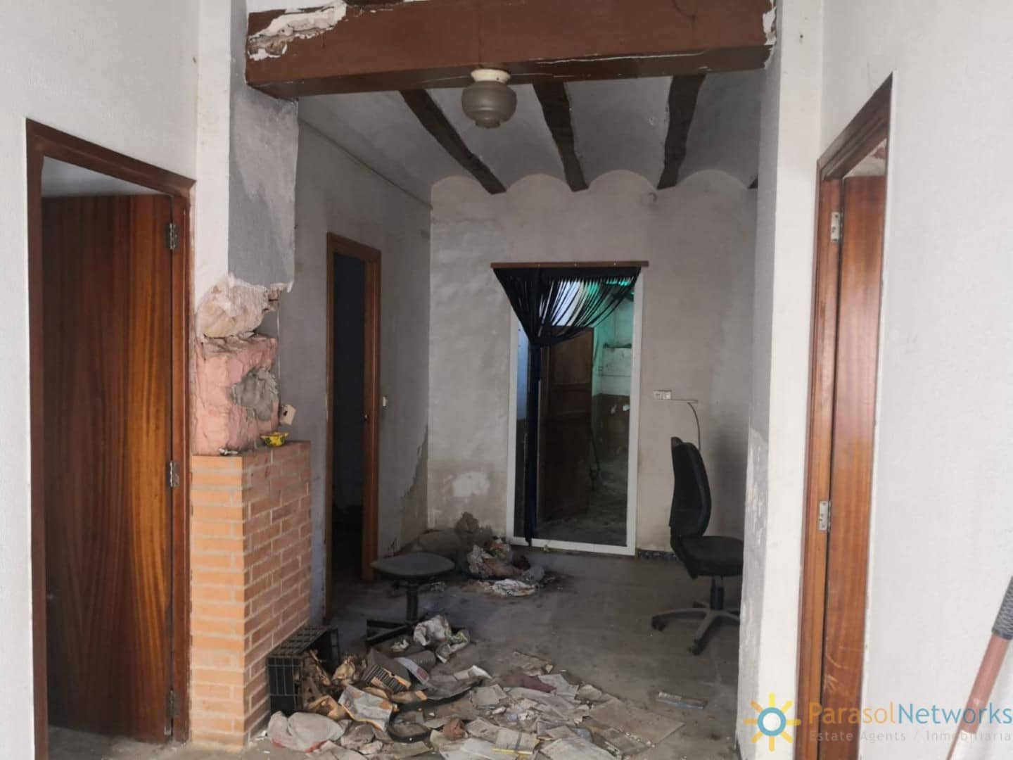 5 bedroom Townhouse for sale in Beniganim - € 45,000 (Ref: 9493908)