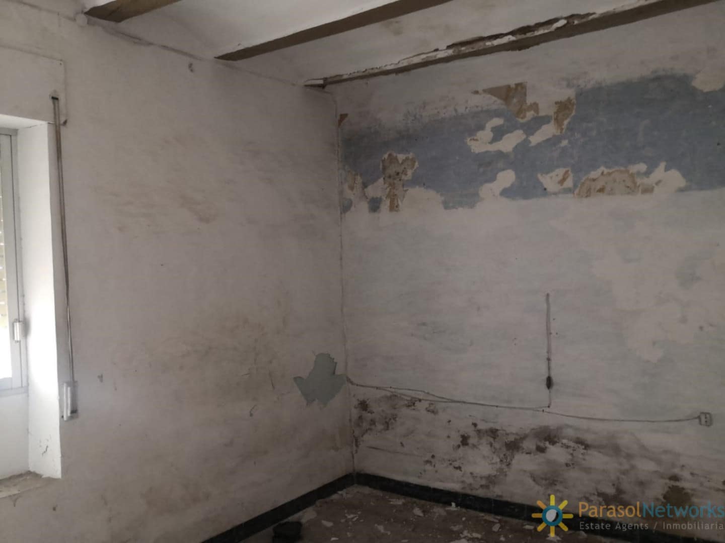 5 bedroom Townhouse for sale in Beniganim - € 45,000 (Ref: 9493908)