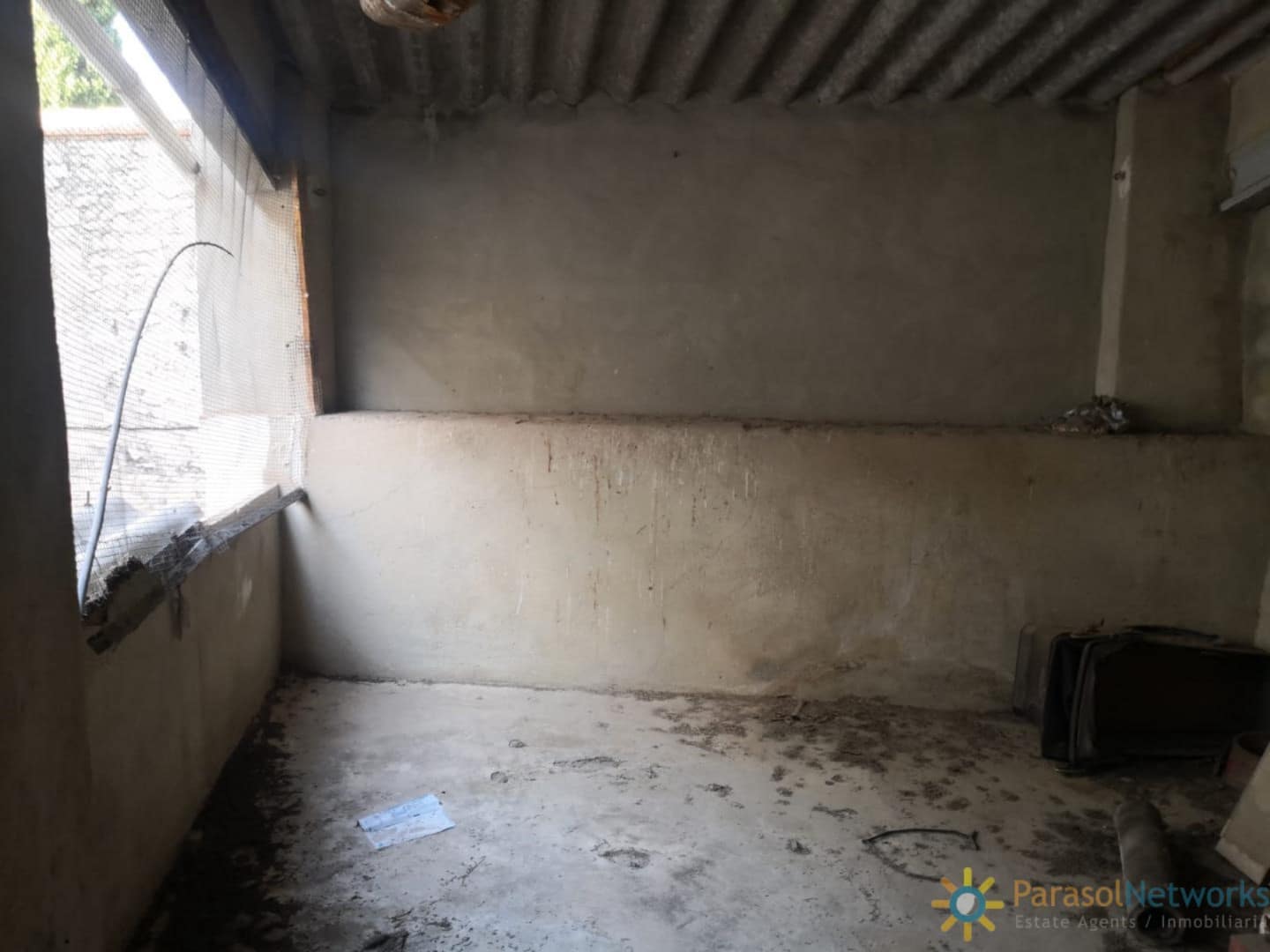 5 bedroom Townhouse for sale in Beniganim - € 45,000 (Ref: 9493908)