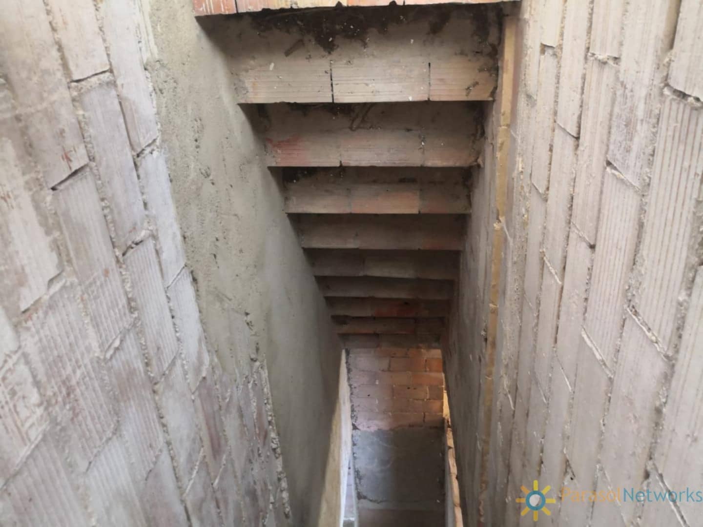 5 bedroom Townhouse for sale in Beniganim - € 45,000 (Ref: 9493908)