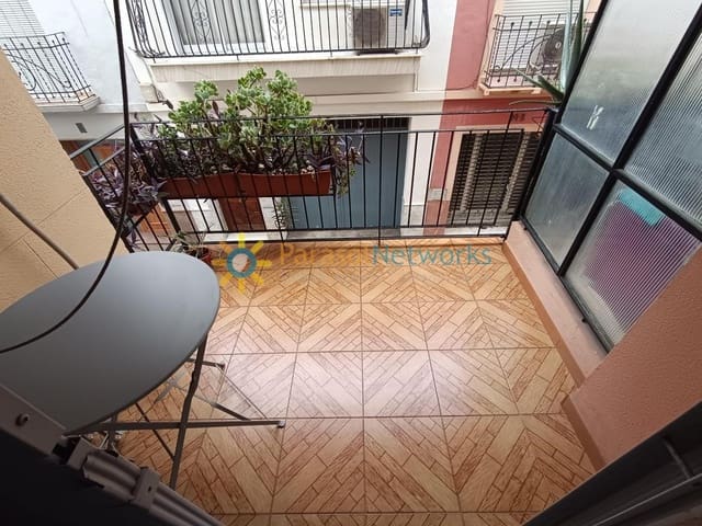 Appartement de 3 chambres à louer à Oliva Pueblo, Oliva - 700 € (Ref: 9496546)