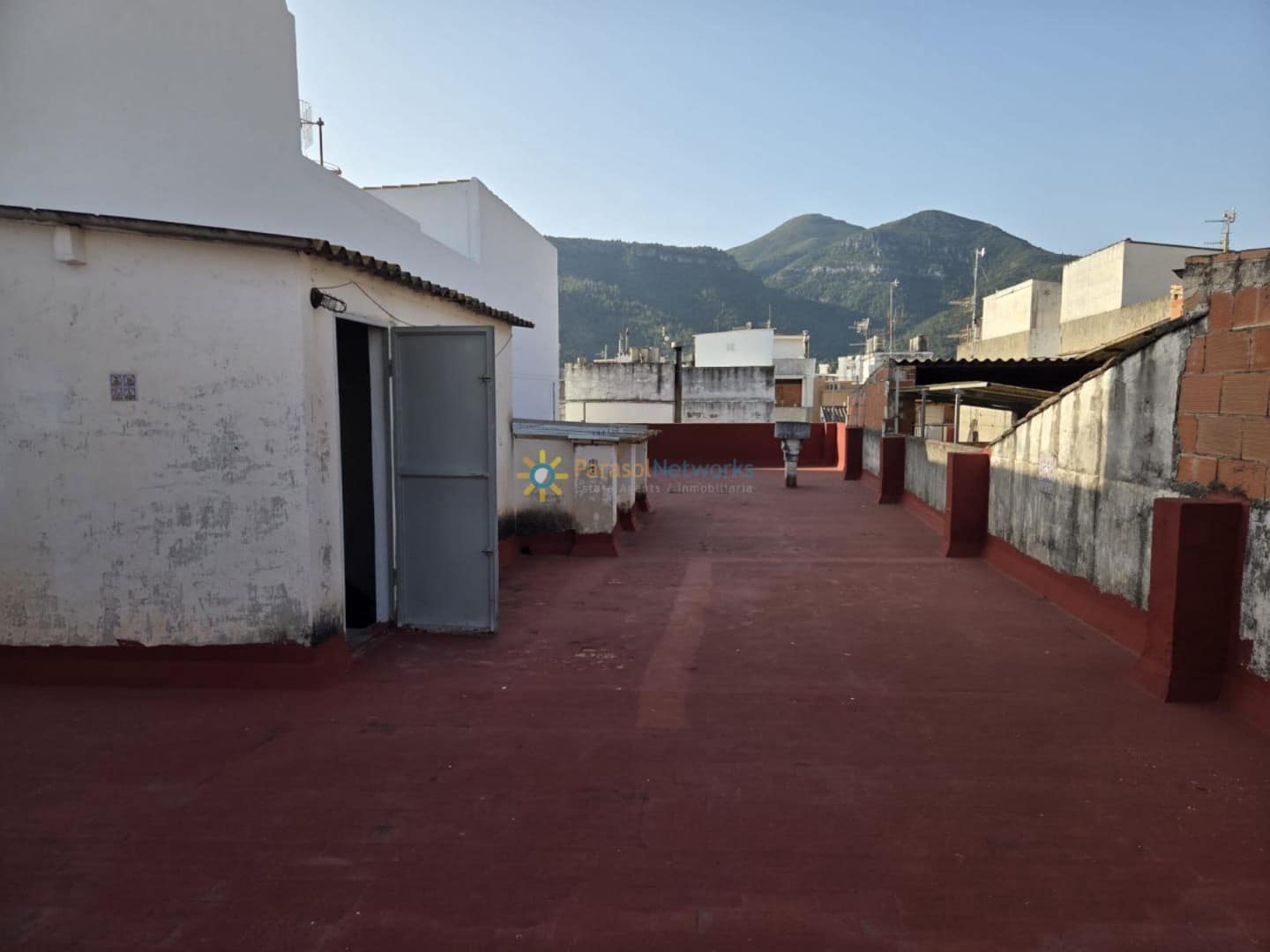 4 bedroom Townhouse for sale in Simat de la Valldigna with garage - € 199,000 (Ref: 9503629)