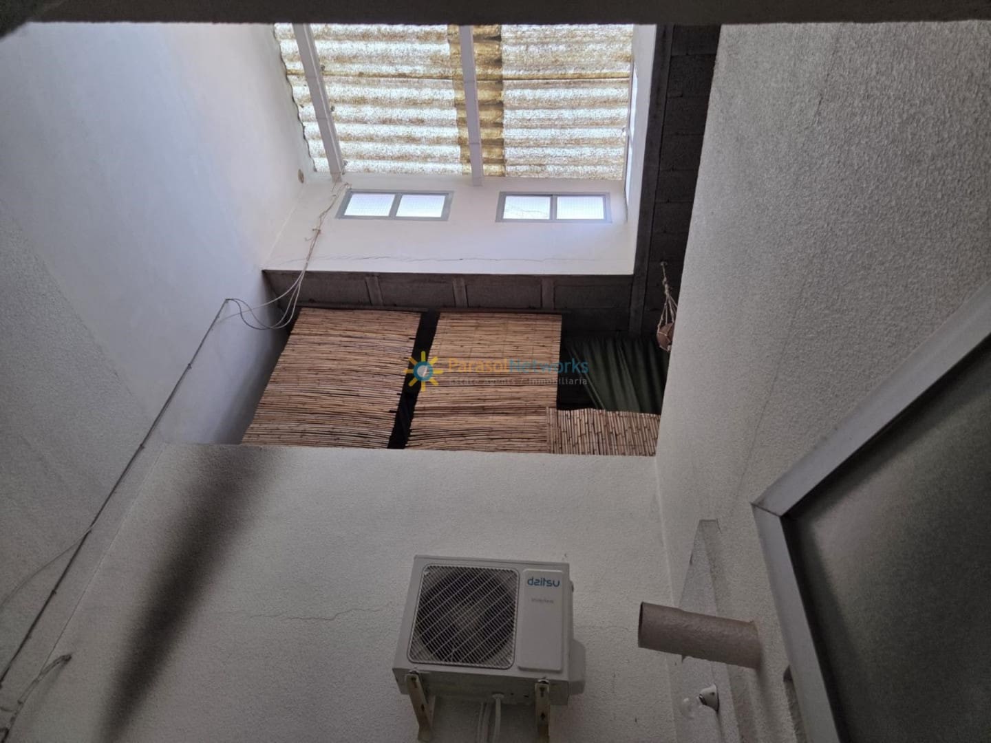 4 bedroom Townhouse for sale in Simat de la Valldigna with garage - € 199,000 (Ref: 9503629)