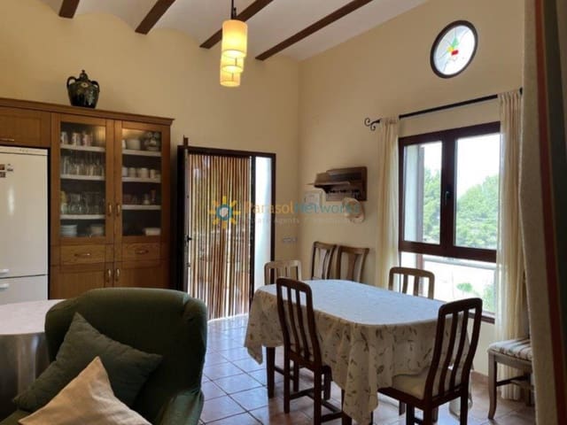 3 slaapkamer Villa te koop in Ontinyent met garage - € 200.000 (Ref: 9506537)