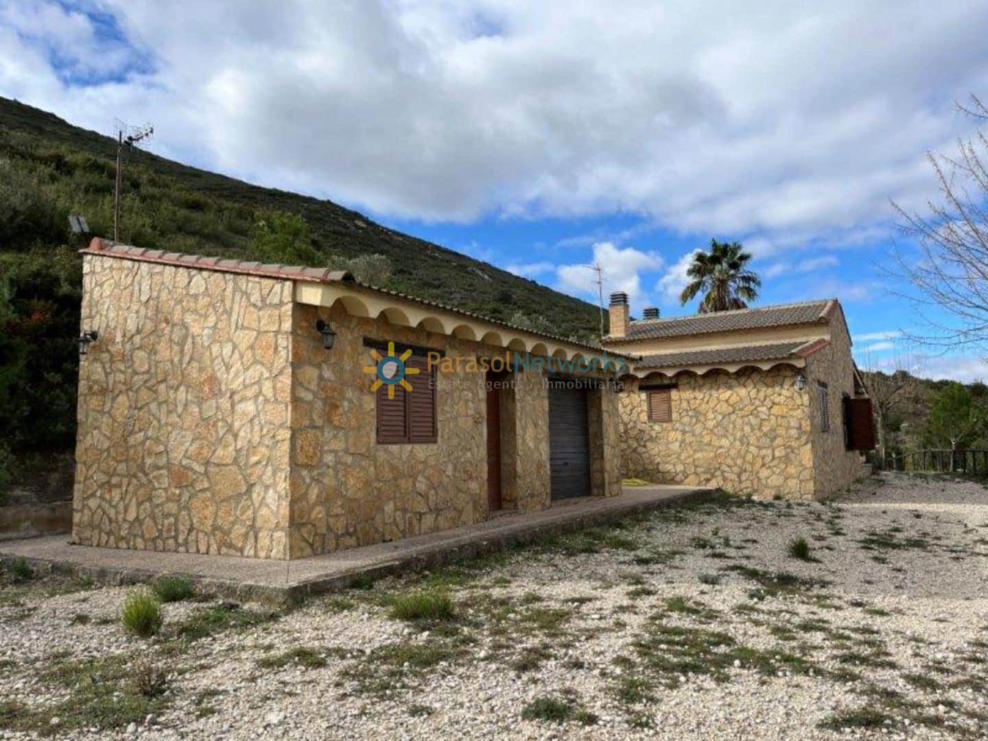 3 slaapkamer Villa te koop in Ontinyent met garage - € 200.000 (Ref: 9506537)