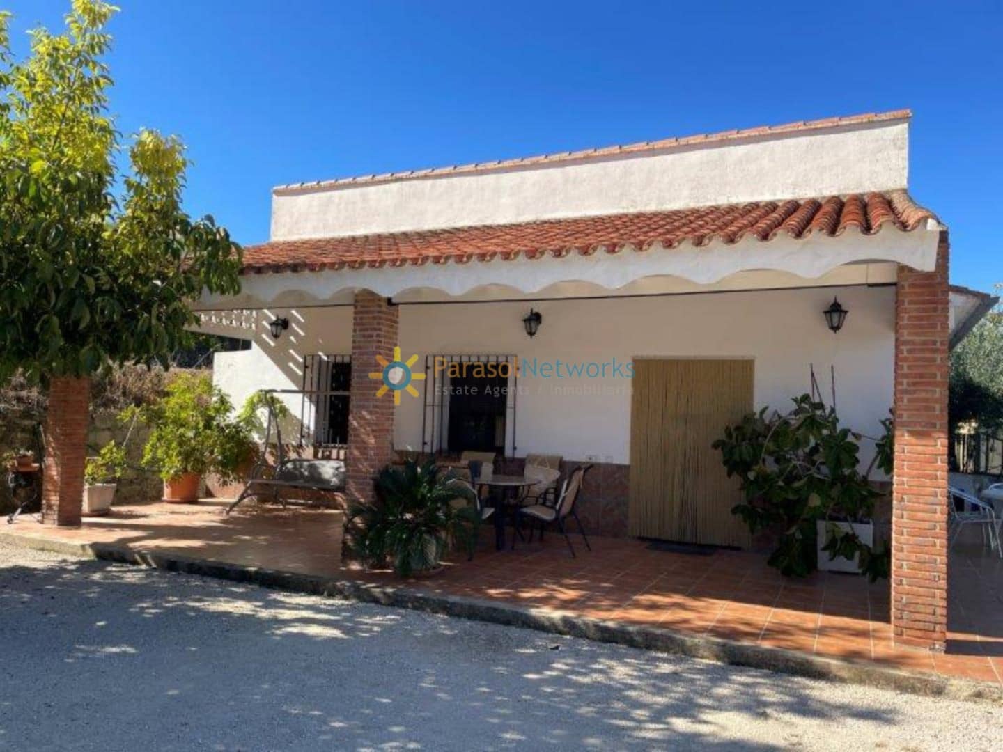 3 slaapkamer Villa te koop in Ontinyent met garage - € 150.000 (Ref: 9506903)