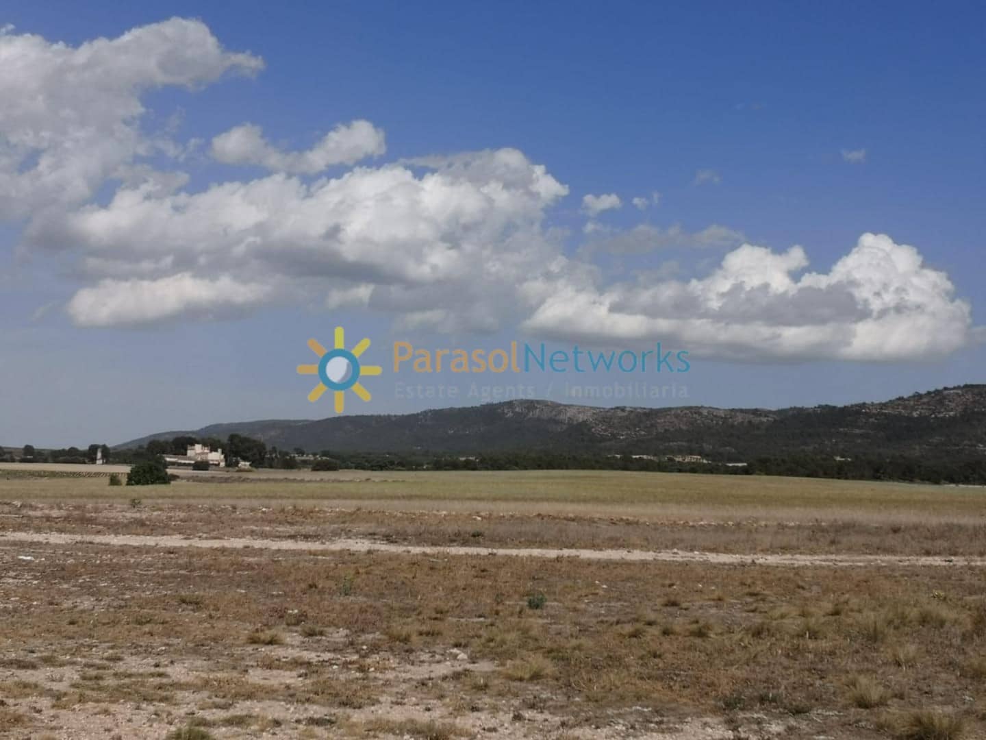 3 soveværelse Finca/Landehus til salg i Villena med garage - € 1.000.000 (Ref: 9509434)