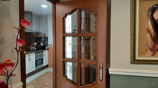 6 bedroom Villa for sale in Benigánim with pool garage - € 300,000 (Ref: 9515865)