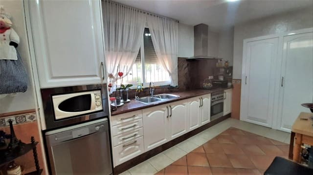 6 bedroom Villa for sale in Benigánim with pool garage - € 300,000 (Ref: 9515865)