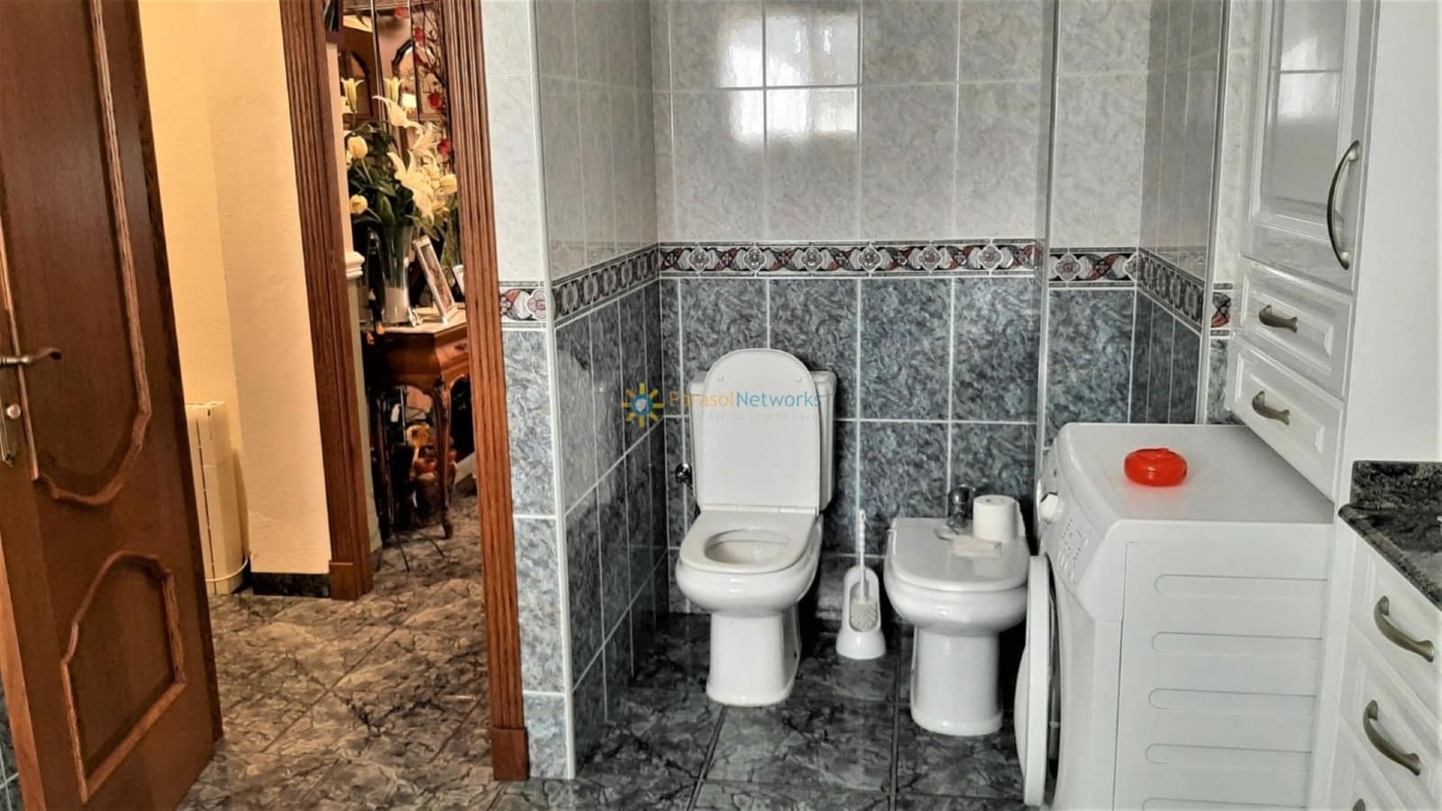 6 bedroom Villa for sale in Beniganim with pool garage - € 300,000 (Ref: 9515865)