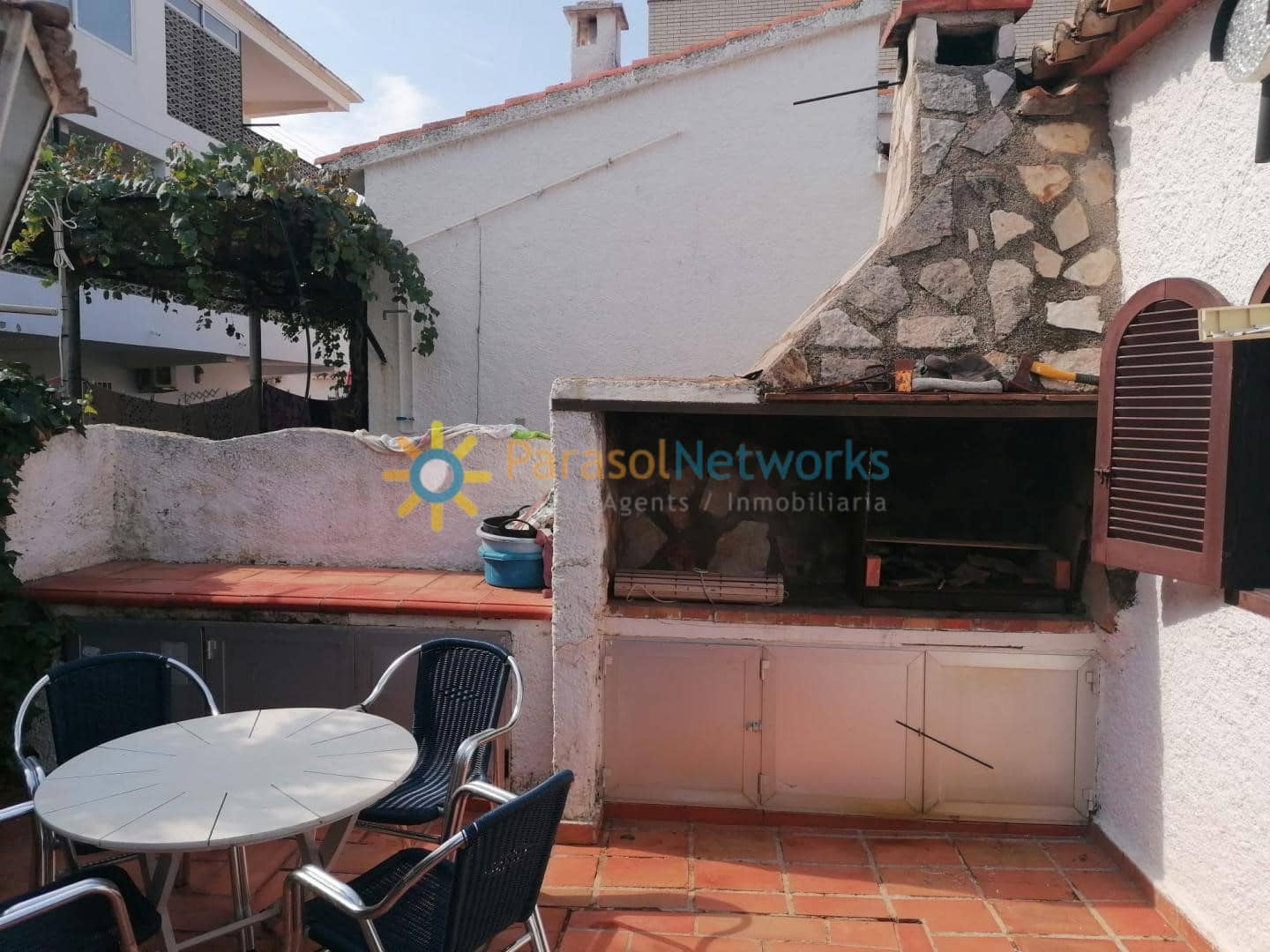 4 soveværelse Byhus til leje i Oliva - € 1.000 (Ref: 9517851)