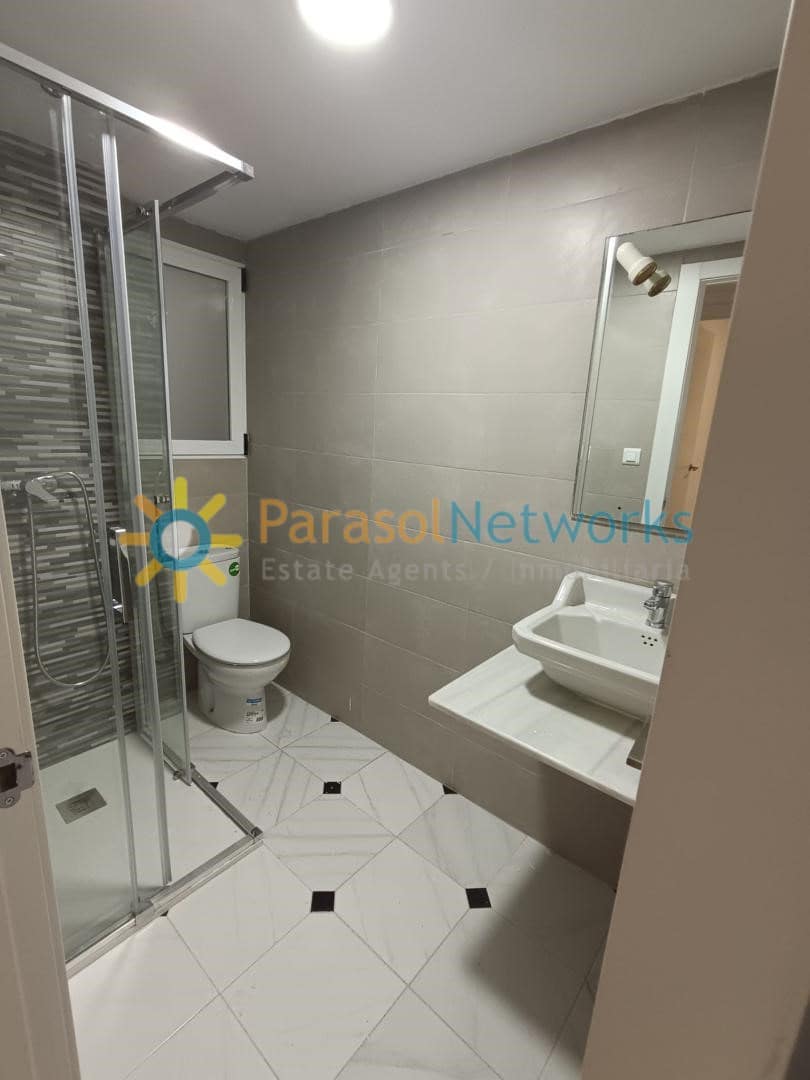 3 slaapkamer Appartement te huur in Oliva - € 700 (Ref: 9523273)