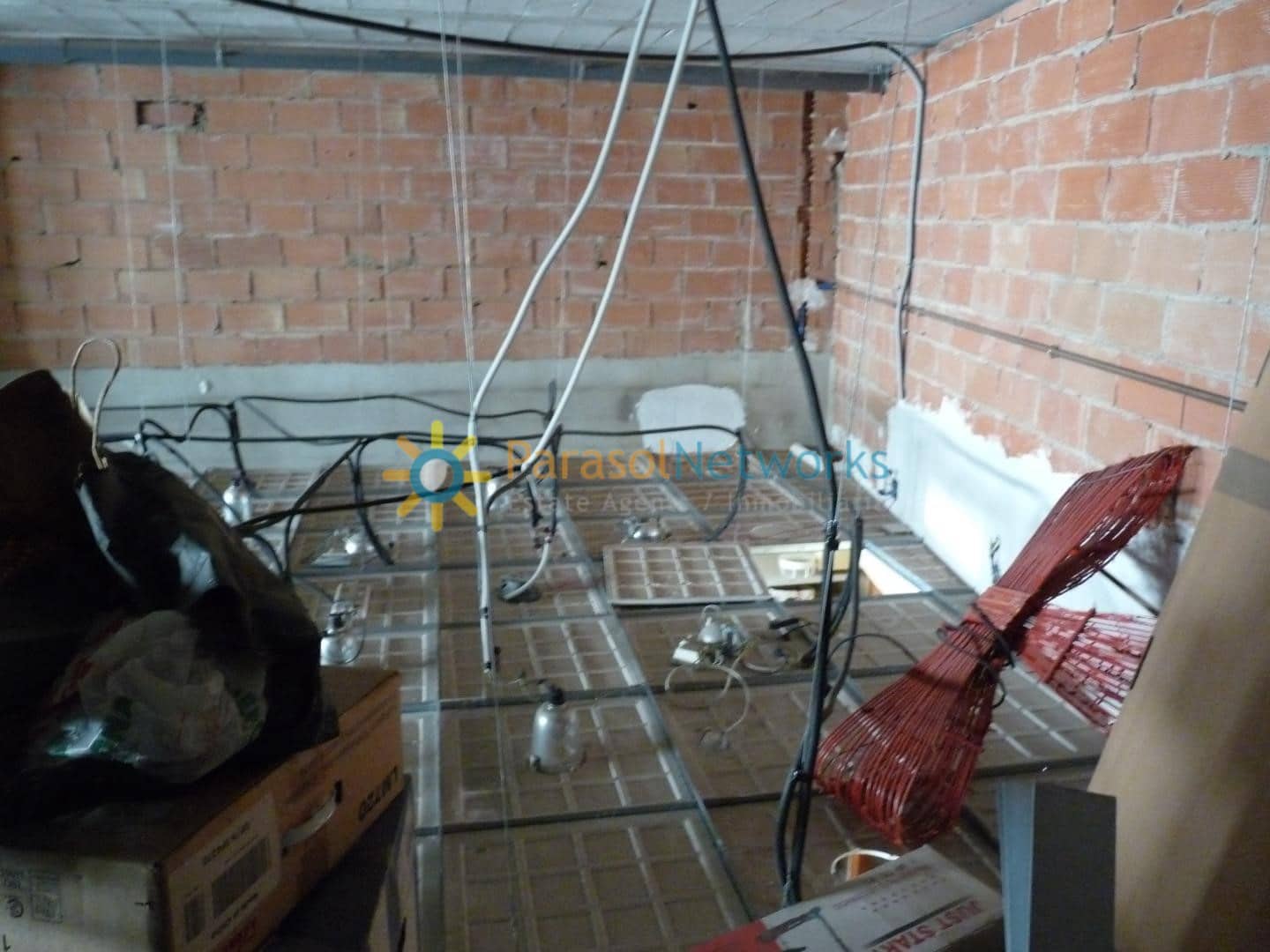 Negocio de 2 habitaciones en Gandia en venta - 137.000 € (Ref: 9525736)