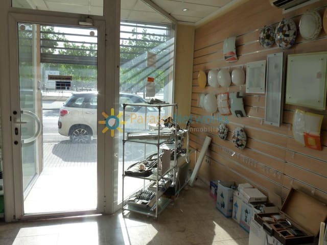 Negocio de 2 habitaciones en Gandia en venta - 137.000 € (Ref: 9525736)