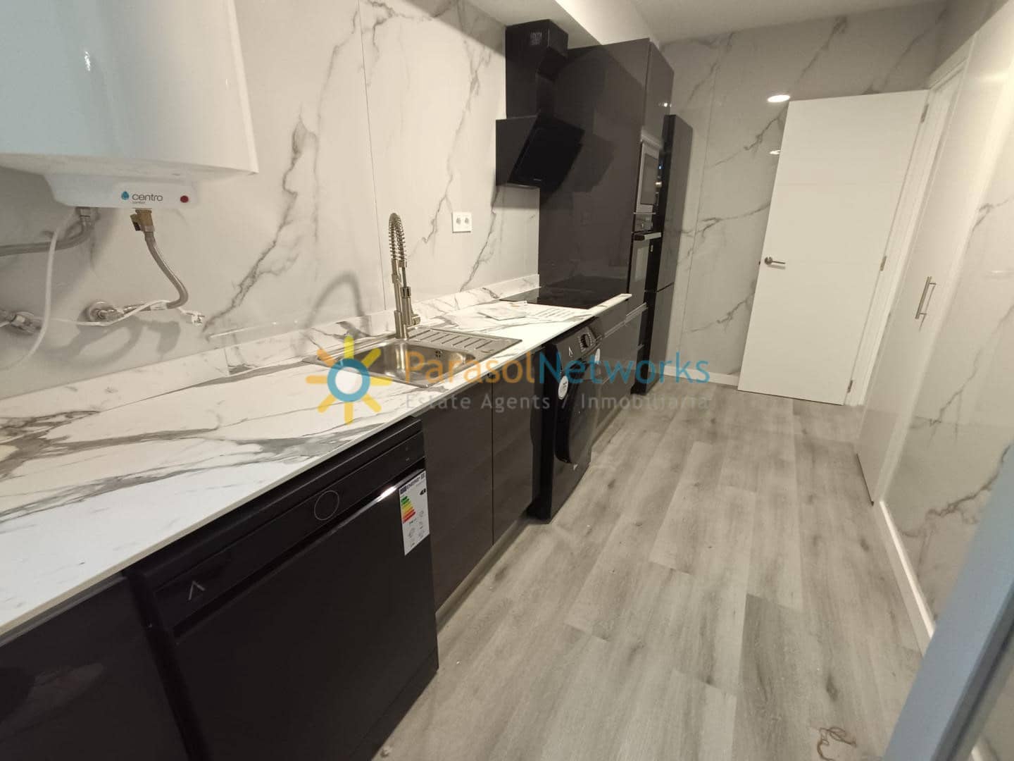 3 makuuhuone Huoneisto vuokrattavana paikassa Oliva - 700 € (Ref: 9528985)