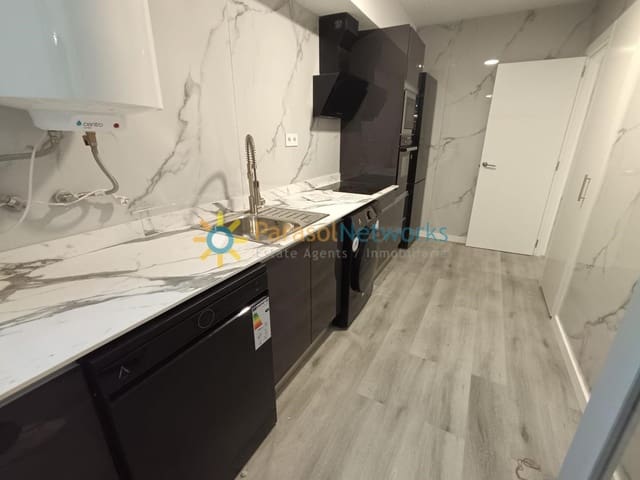 3 makuuhuone Huoneisto vuokrattavana paikassa Oliva - 700 € (Ref: 9528985)