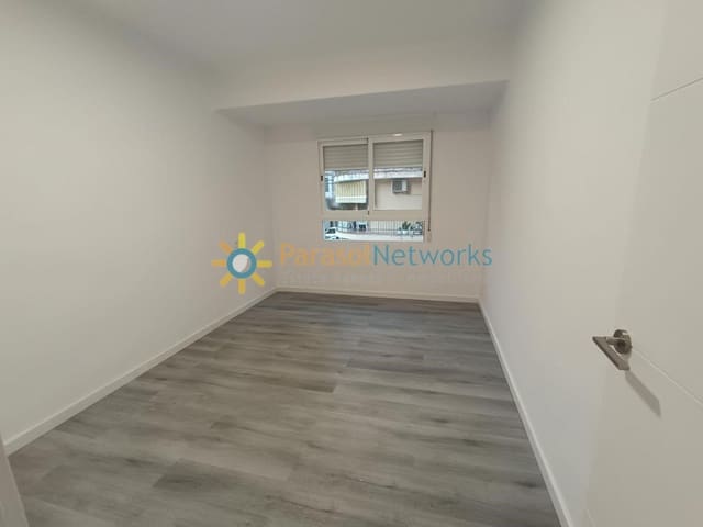 3 makuuhuone Huoneisto vuokrattavana paikassa Oliva - 700 € (Ref: 9528985)