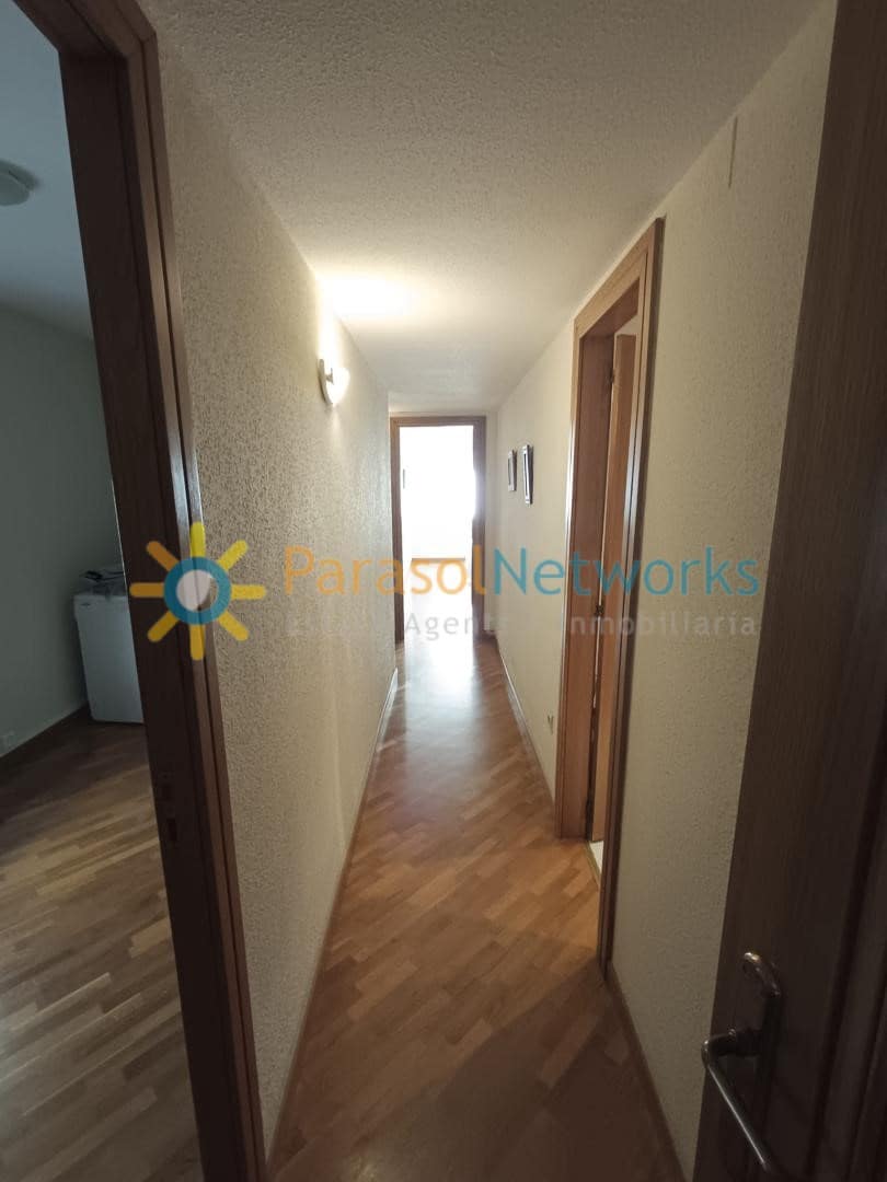 4 bedroom Apartment for rent in Gandia - € 850 (Ref: 9529112)