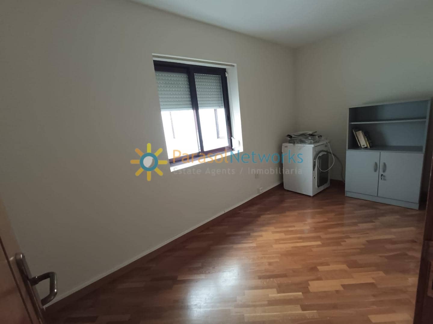 4 bedroom Apartment for rent in Gandia - € 850 (Ref: 9529112)