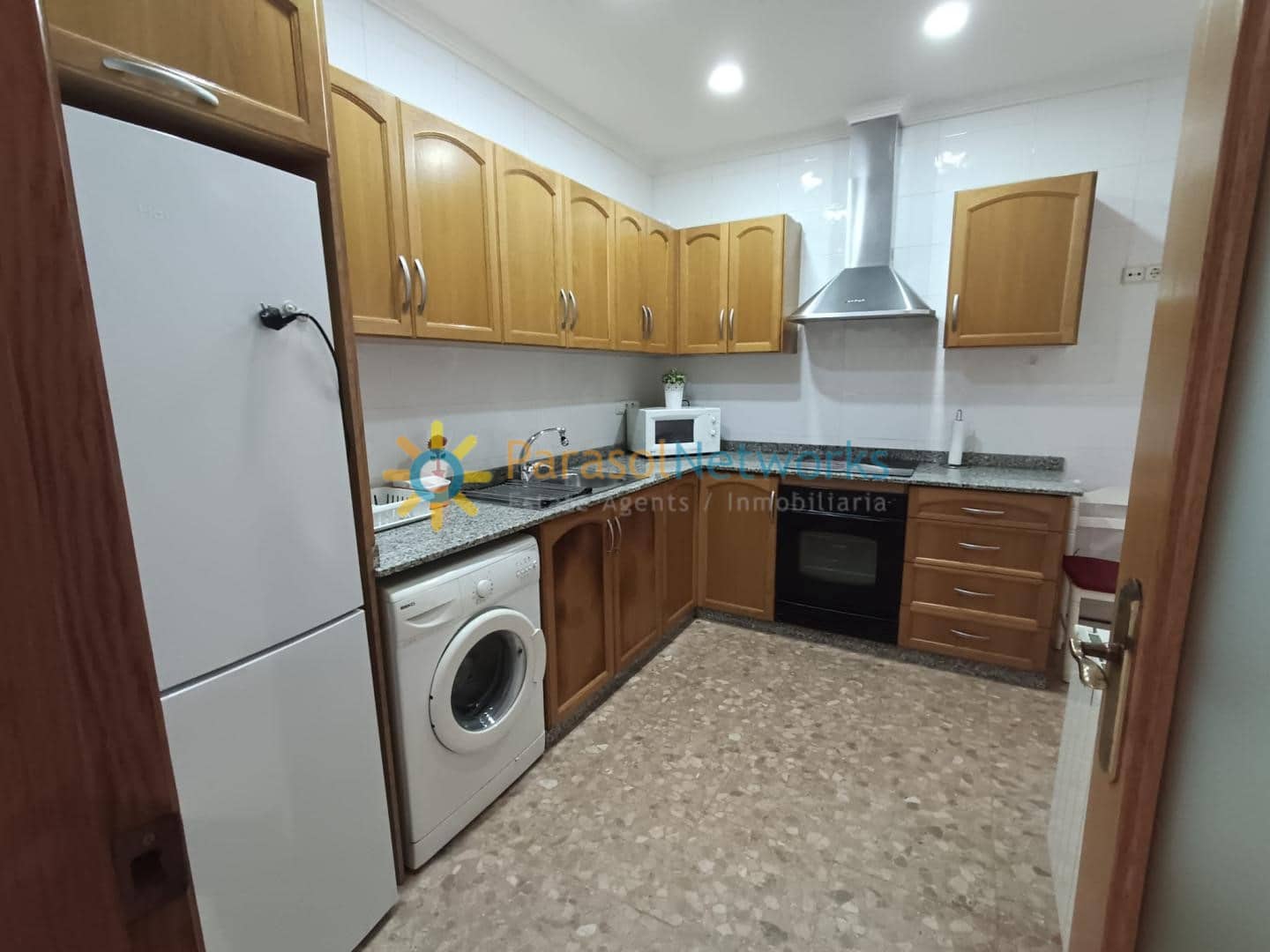 3 bedroom Apartment for rent in Oliva - € 700 (Ref: 9532003)