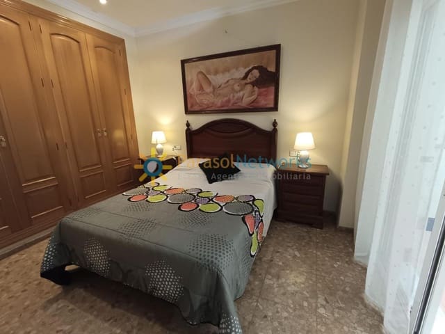 3 bedroom Apartment for rent in Oliva Playa, Oliva - € 700 (Ref: 9532003)