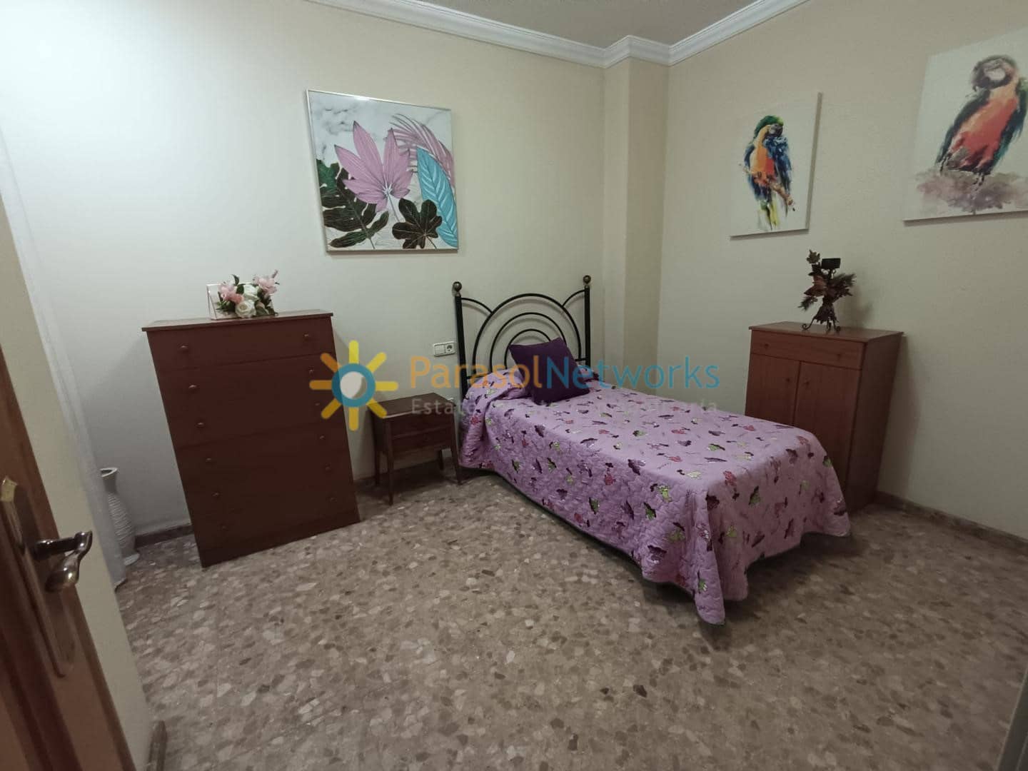 3 bedroom Apartment for rent in Oliva - € 700 (Ref: 9532003)