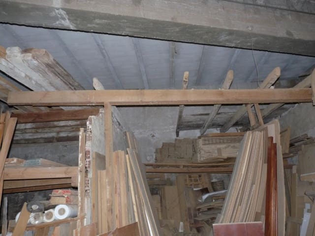 Comercial para venda em La Font d'En Carròs - 80 000 € (Ref: 9542603)