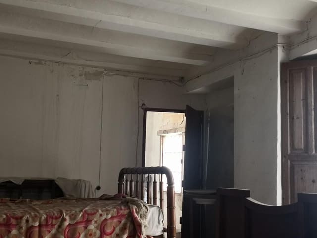 5 soveværelse Byhus til salg i L'Olleria - € 70.000 (Ref: 9542740)