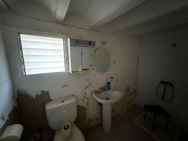 8 bedroom Townhouse for sale in Sumacàrcer - € 98,000 (Ref: 9544411)