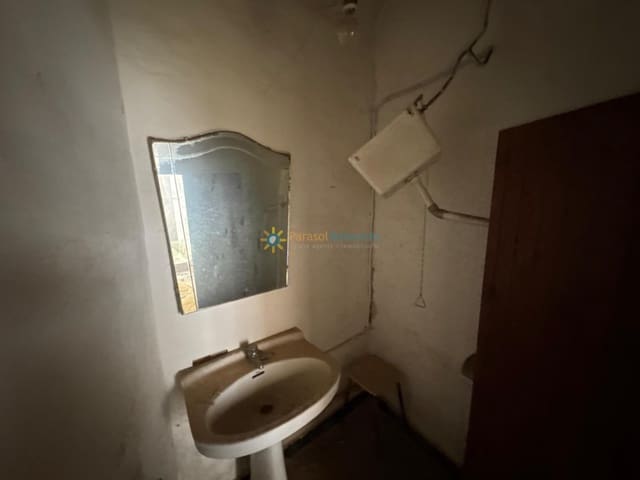 8 bedroom Townhouse for sale in Sumacàrcer - € 98,000 (Ref: 9544411)