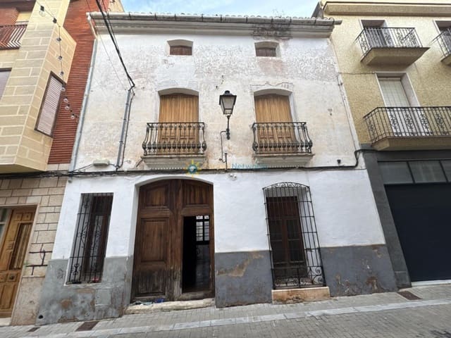 8 bedroom Townhouse for sale in Sumacàrcer - € 98,000 (Ref: 9544411)