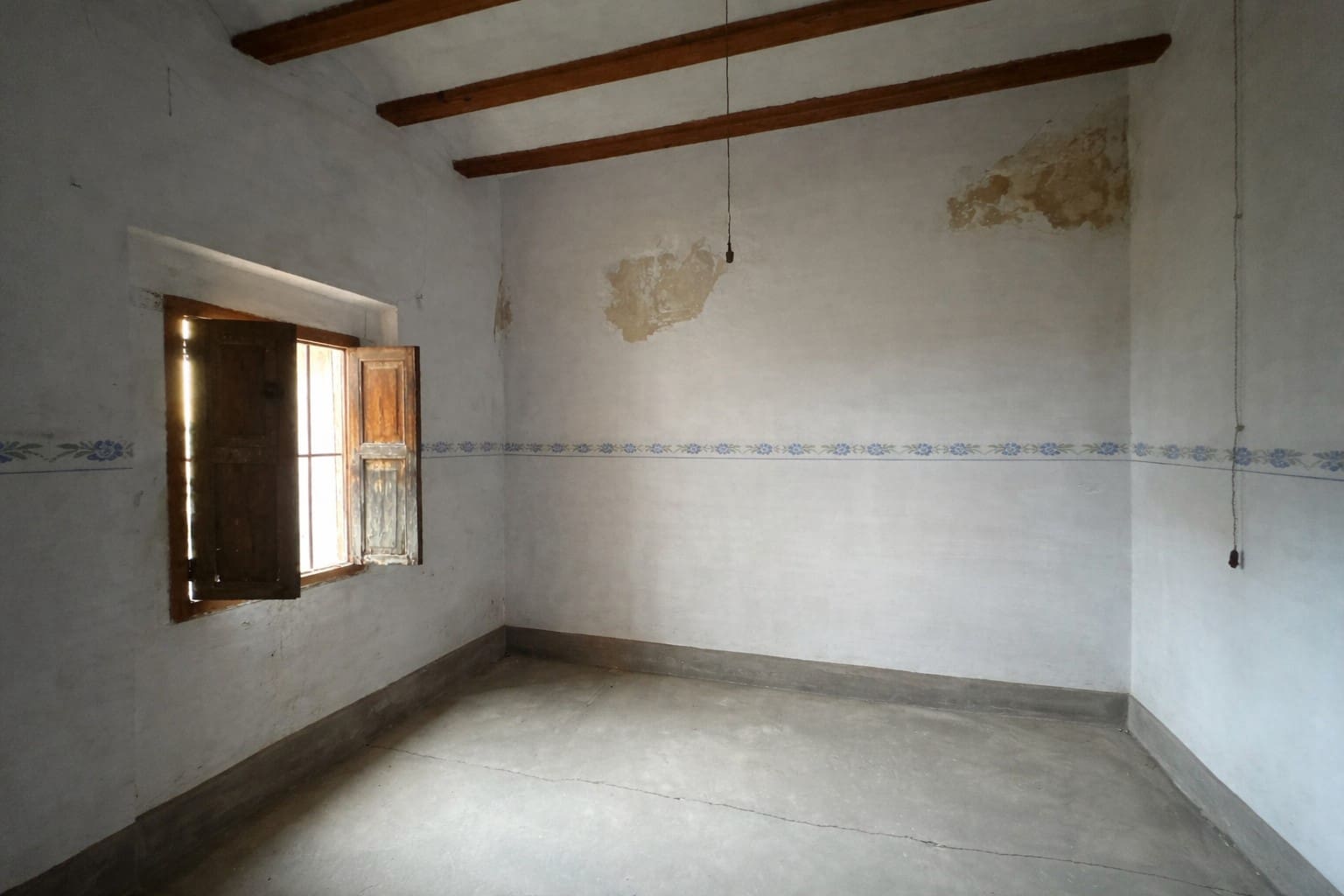 8 bedroom Townhouse for sale in Sumacarcer - € 98,000 (Ref: 9544411)
