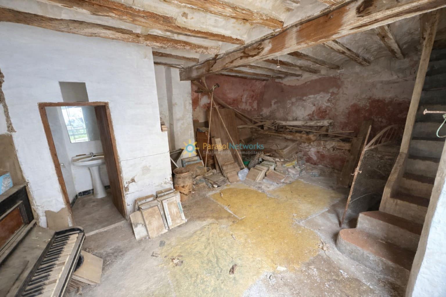 8 bedroom Townhouse for sale in Sumacarcer - € 98,000 (Ref: 9544411)