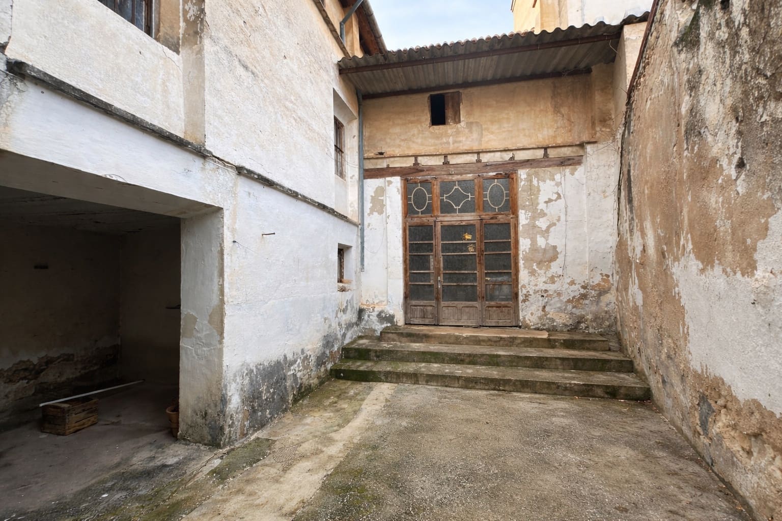 8 bedroom Townhouse for sale in Sumacarcer - € 98,000 (Ref: 9544411)