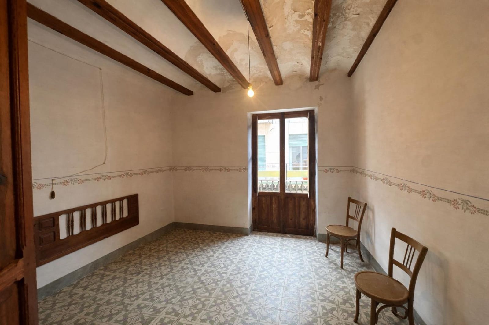 8 bedroom Townhouse for sale in Sumacarcer - € 98,000 (Ref: 9544411)