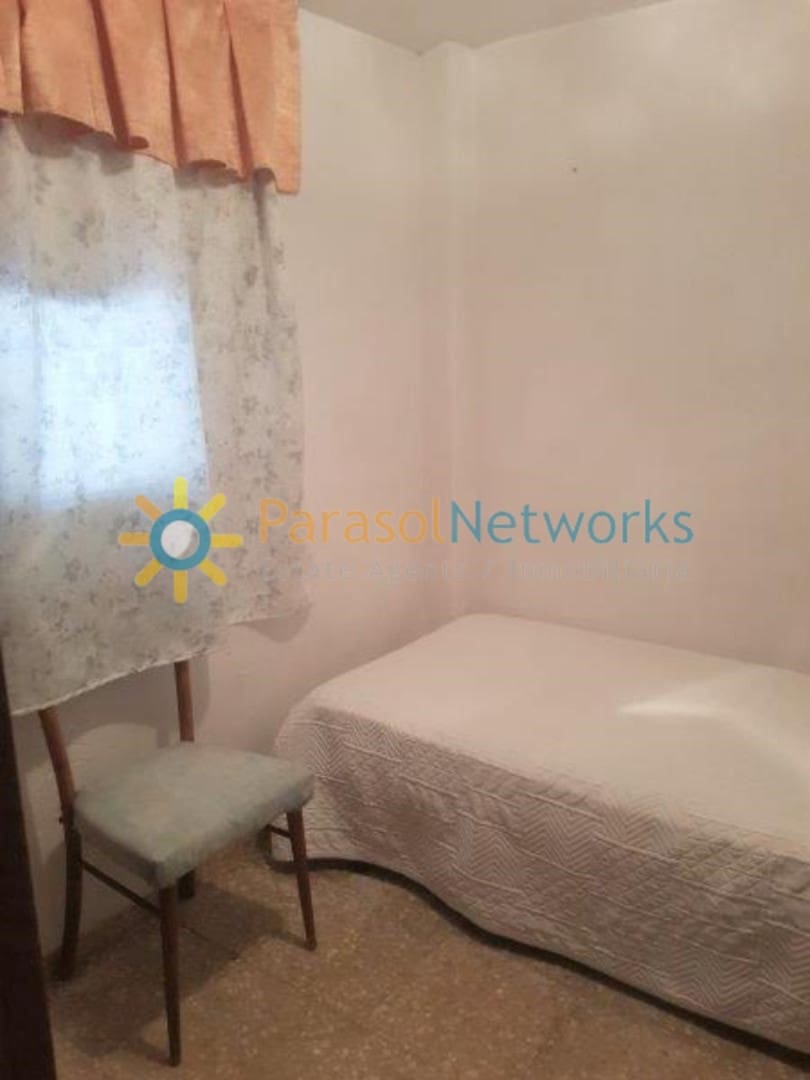 3 slaapkamer Villa te koop in Ontinyent met garage - € 150.000 (Ref: 9547216)