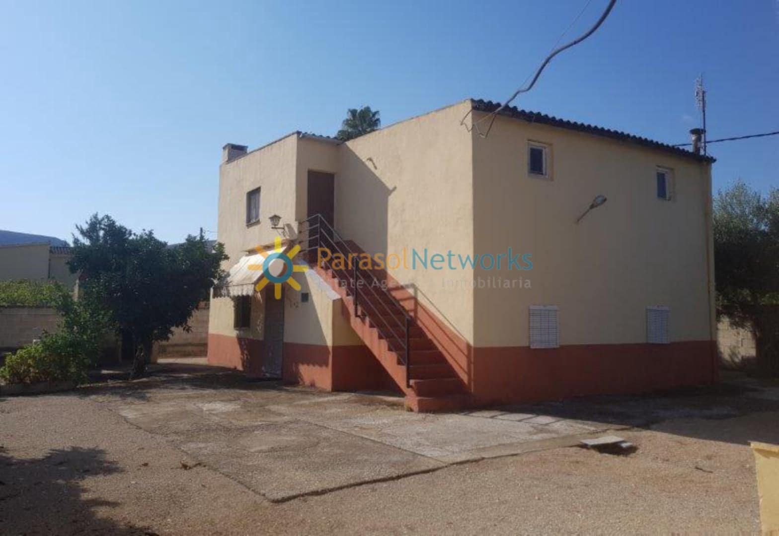 3 slaapkamer Villa te koop in Ontinyent met garage - € 150.000 (Ref: 9547216)
