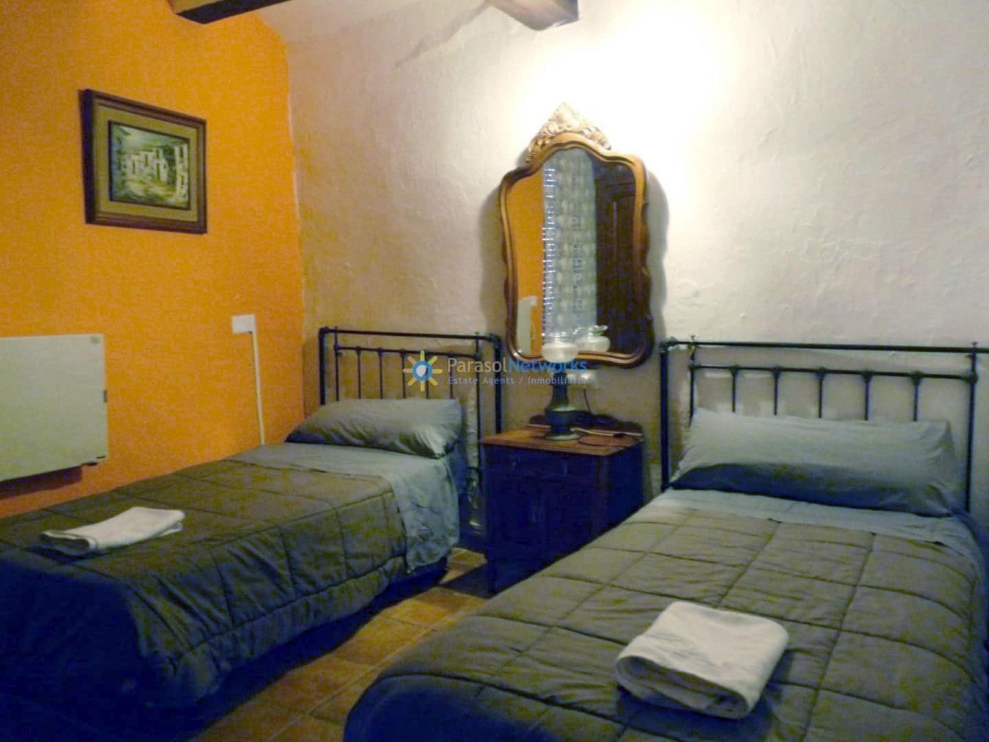 9 bedroom Hotel for sale in Palomar with pool - € 290,000 (Ref: 9547285)