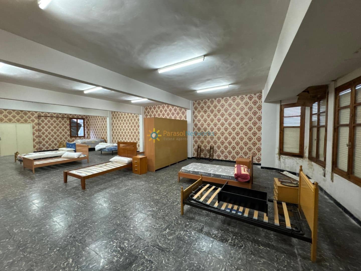 3 bedroom Shop for sale in Simat de la Valldigna - € 165,000 (Ref: 9548908)