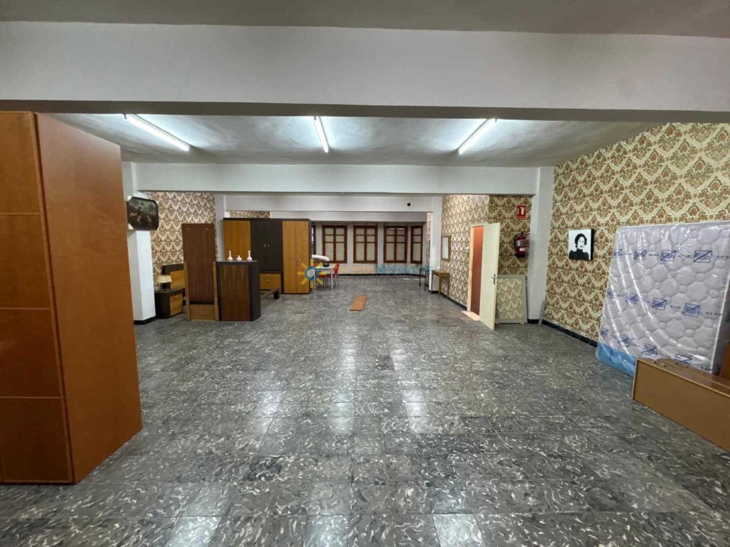 3 bedroom Shop for sale in Simat de la Valldigna - € 165,000 (Ref: 9548908)