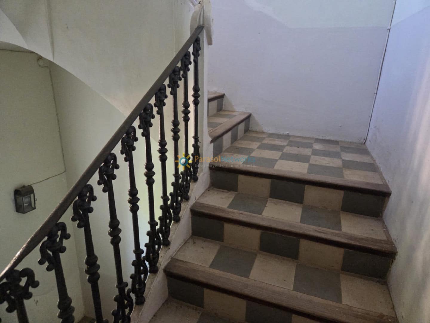 11 soveværelse Finca/Landehus til salg i Alzira med swimmingpool garage - € 1.999.999 (Ref: 9550091)