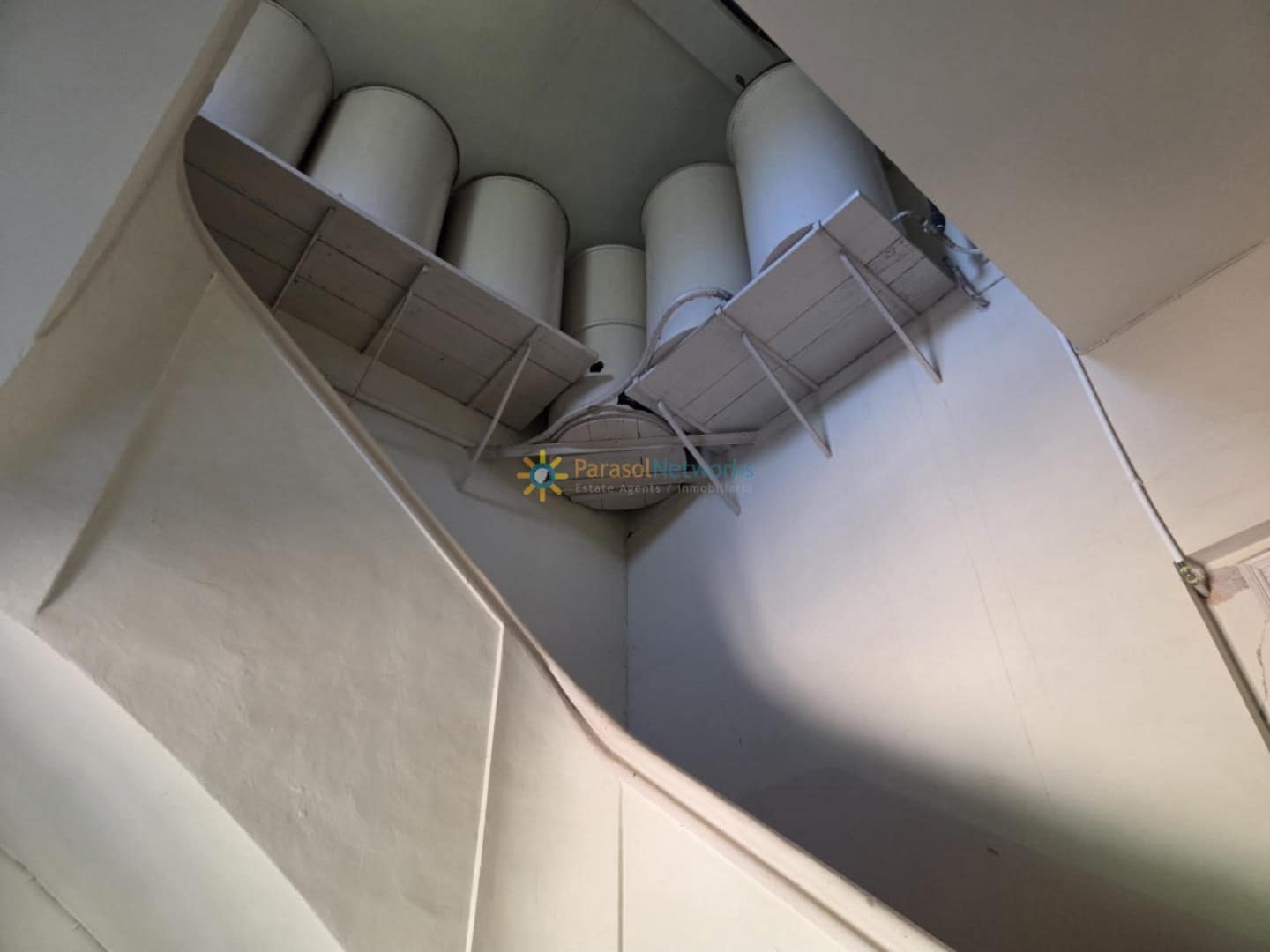 11 soveværelse Finca/Landehus til salg i Alzira med swimmingpool garage - € 1.999.999 (Ref: 9550091)