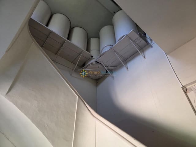 11 soveværelse Finca/Landehus til salg i Alzira med swimmingpool garage - € 1.999.999 (Ref: 9550091)