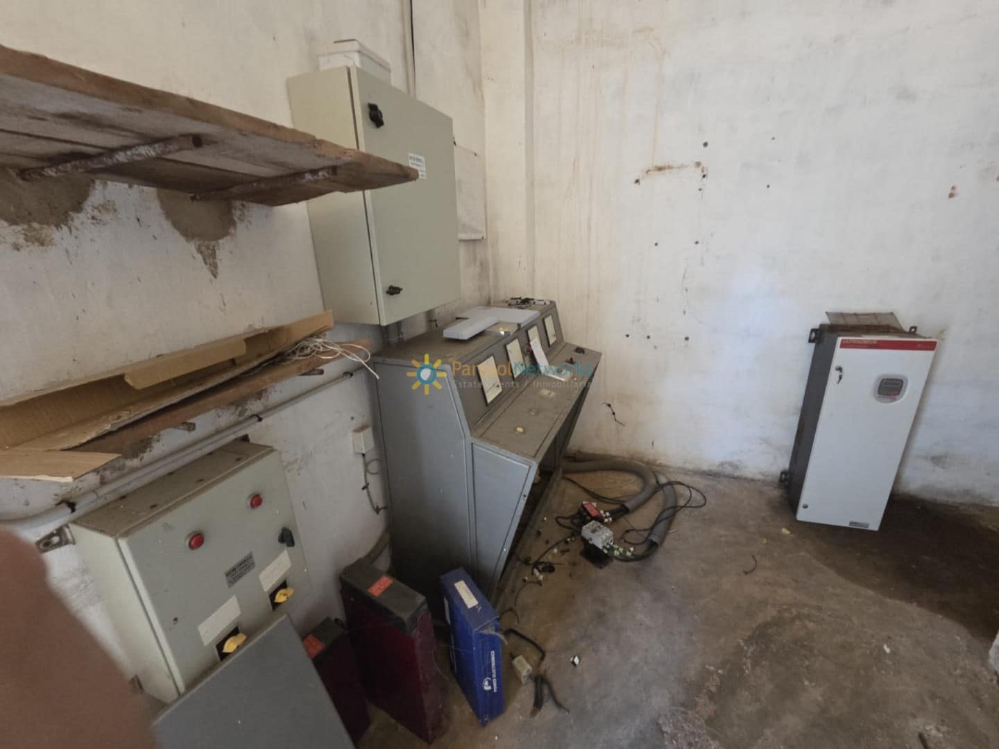 11 soveværelse Finca/Landehus til salg i Alzira med swimmingpool garage - € 1.999.999 (Ref: 9550091)