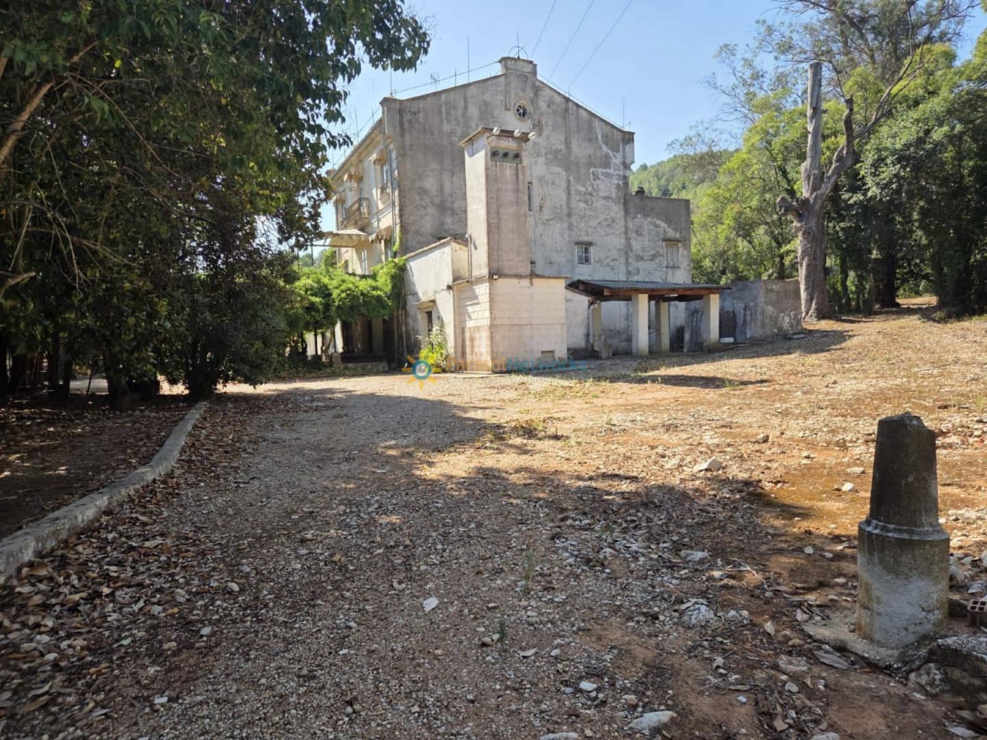 11 soveværelse Finca/Landehus til salg i Alzira med swimmingpool garage - € 1.999.999 (Ref: 9550091)