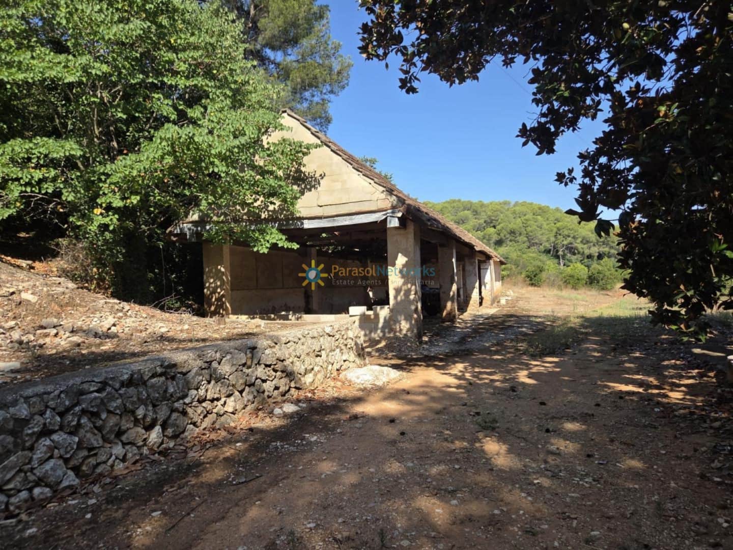 11 soveværelse Finca/Landehus til salg i Alzira med swimmingpool garage - € 1.999.999 (Ref: 9550091)