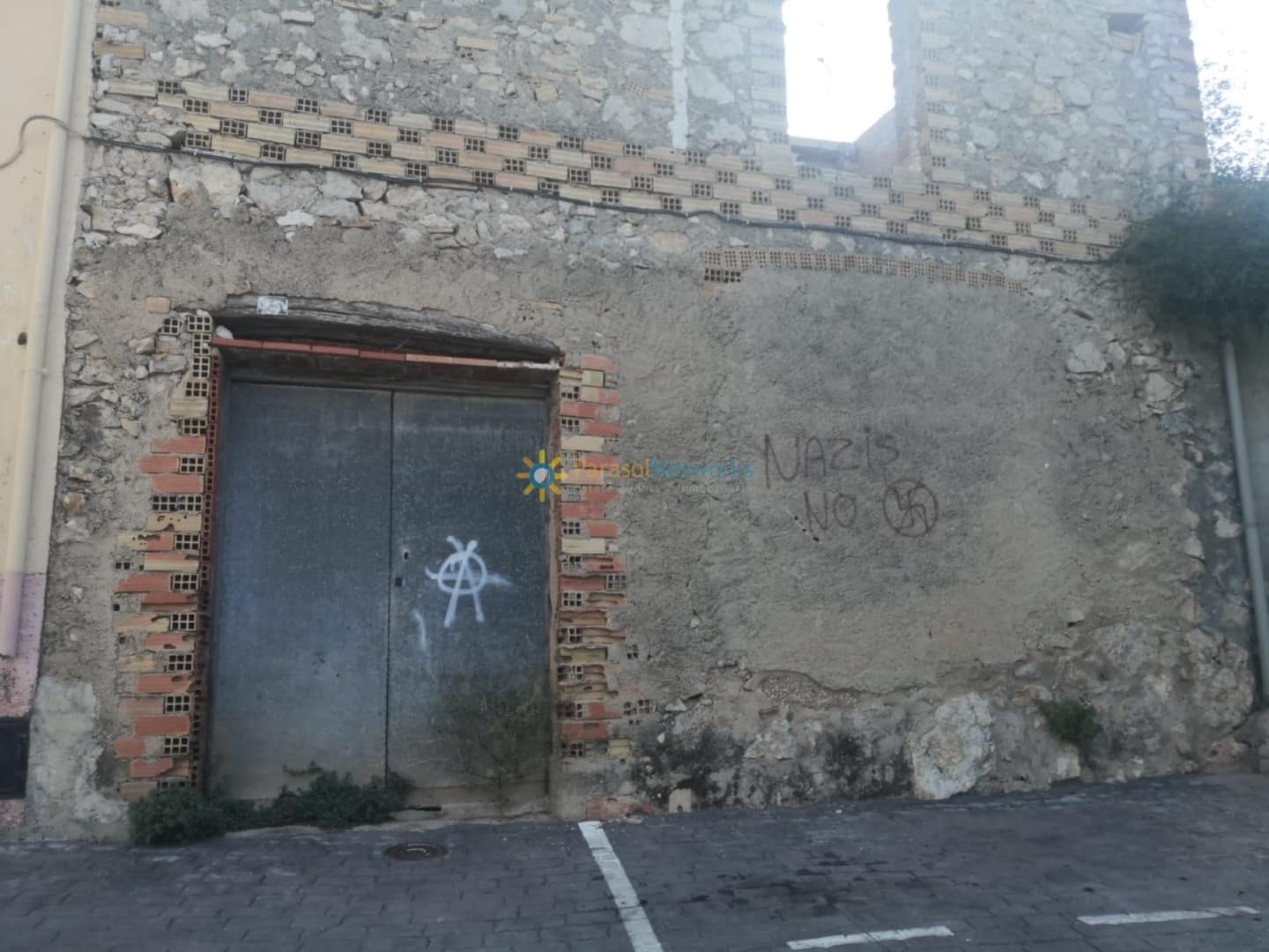 Casa de 3 habitaciones en Llutxent en venta - 55.000 € (Ref: 9550204)