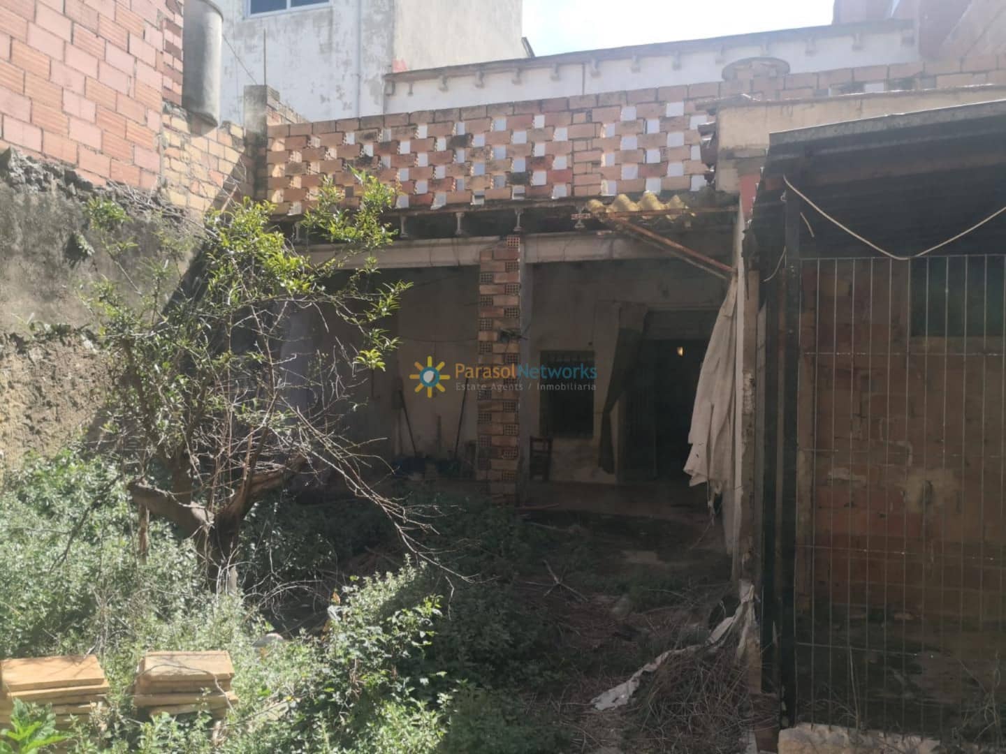 Casa de 3 habitaciones en Llutxent en venta - 55.000 € (Ref: 9550204)