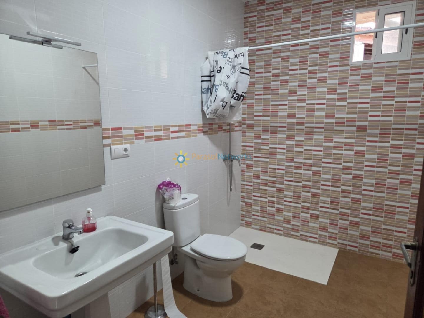 8 bedroom Townhouse for sale in Alcantera de Xuquer - € 200,000 (Ref: 9569137)